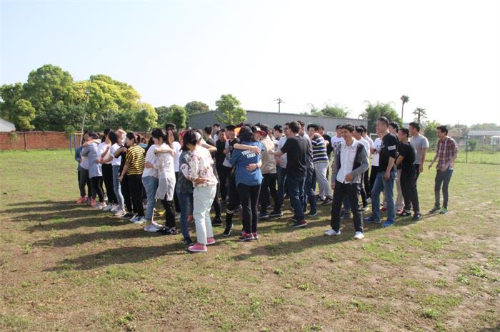 紫電因我而精彩 —紫電公司“5.4”青年員工拓展活動(dòng) 紫電因我而精彩 —紫電公司“5.4”青年員工拓展活動(dòng)