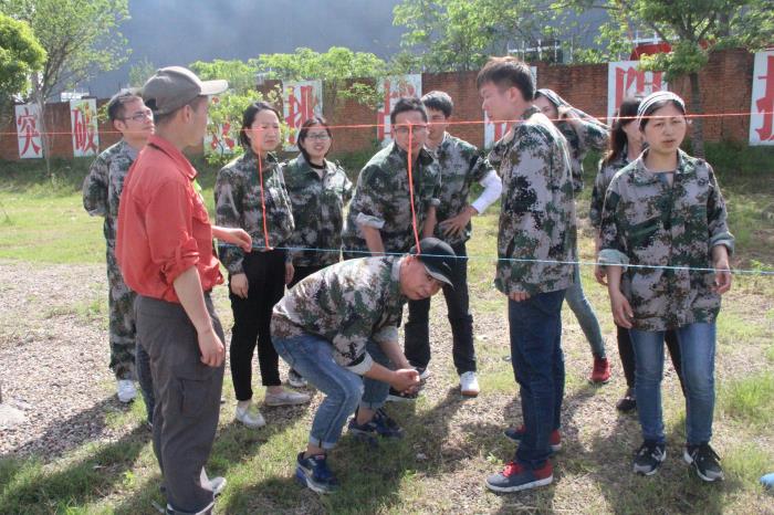 紫電因我而精彩 —紫電公司“5.4”青年員工拓展活動(dòng) 紫電因我而精彩 —紫電公司“5.4”青年員工拓展活動(dòng)