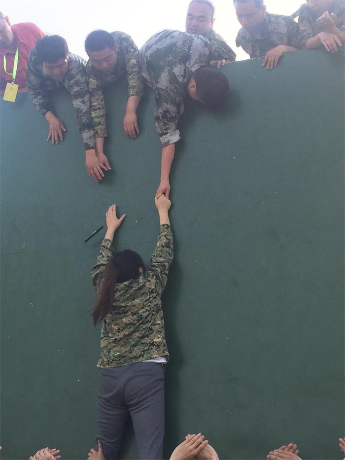 紫電因我而精彩 —紫電公司“5.4”青年員工拓展活動(dòng) 紫電因我而精彩 —紫電公司“5.4”青年員工拓展活動(dòng)