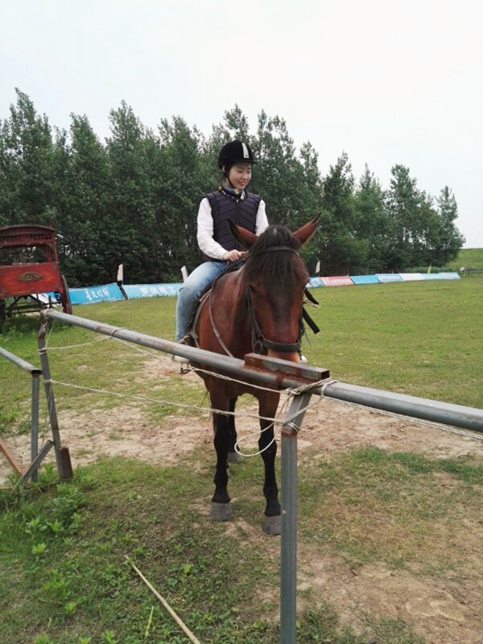 紫電公司開展戶外活動  慶?！拔逅摹鼻嗄旯?jié)